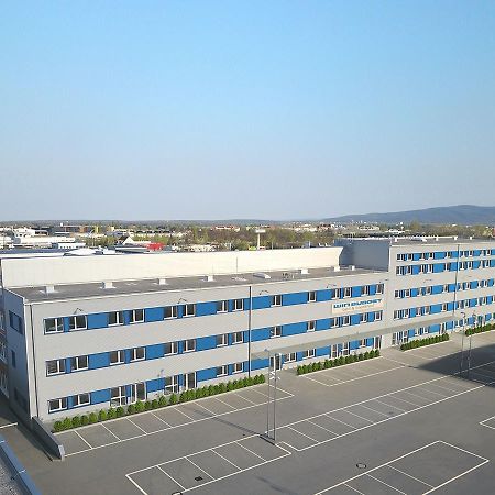 Winbudget "Bed&Breakfast" Bécsújhely Kültér fotó