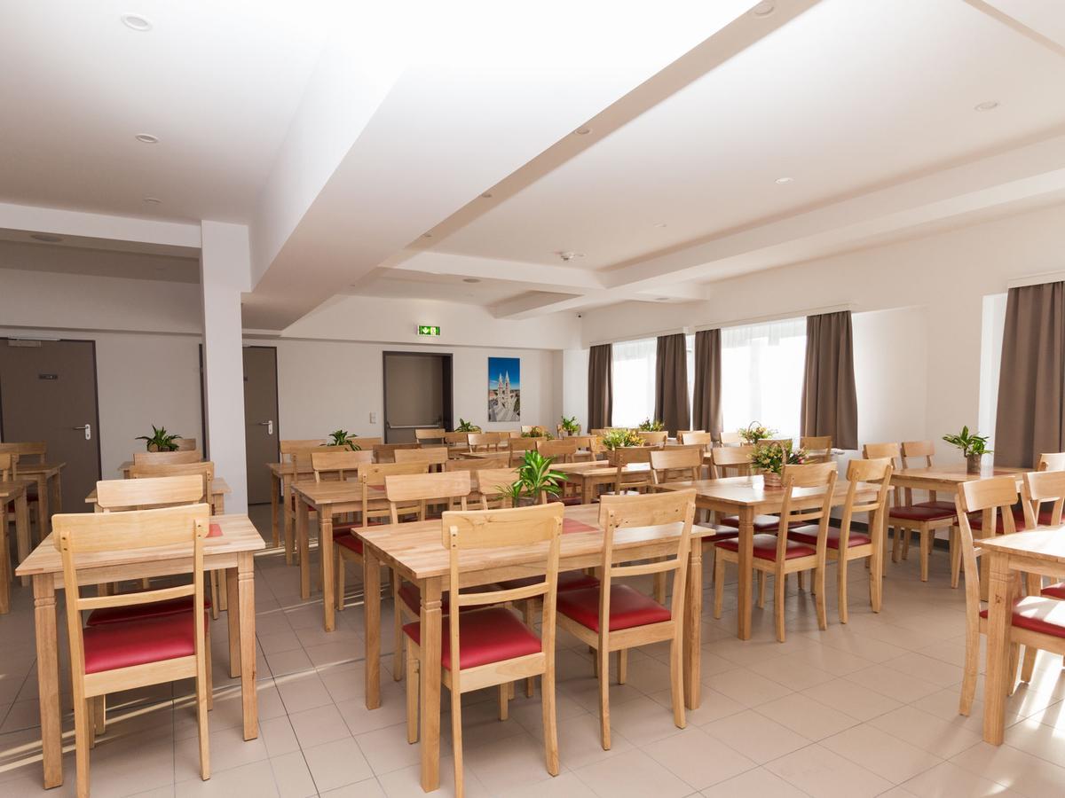 Winbudget "Bed&Breakfast" Bécsújhely Kültér fotó