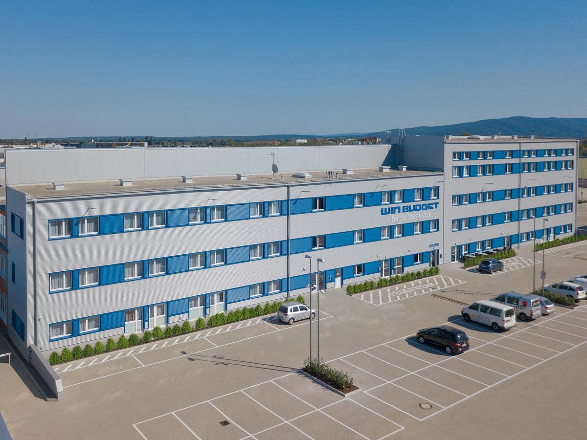 Winbudget "Bed&Breakfast" Bécsújhely Kültér fotó