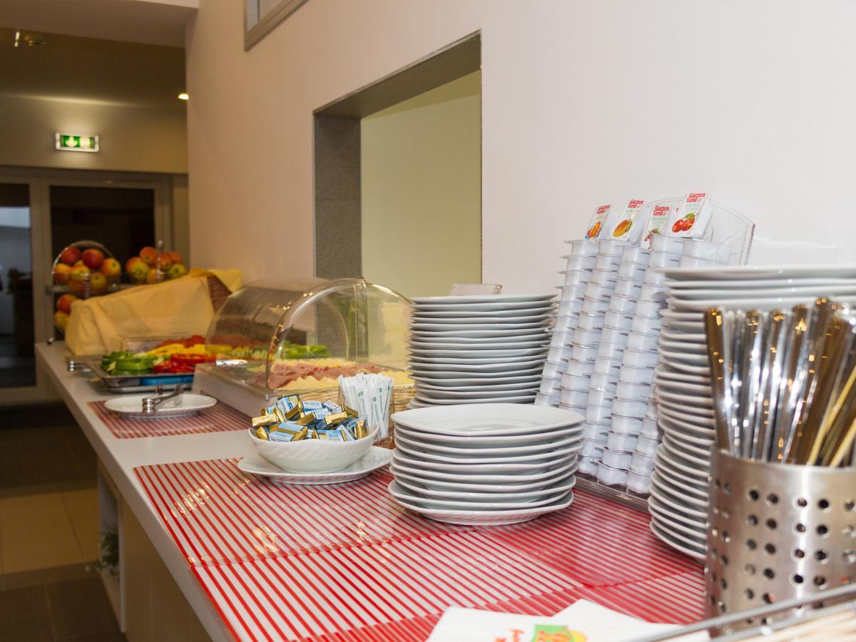 Winbudget "Bed&Breakfast" Bécsújhely Kültér fotó