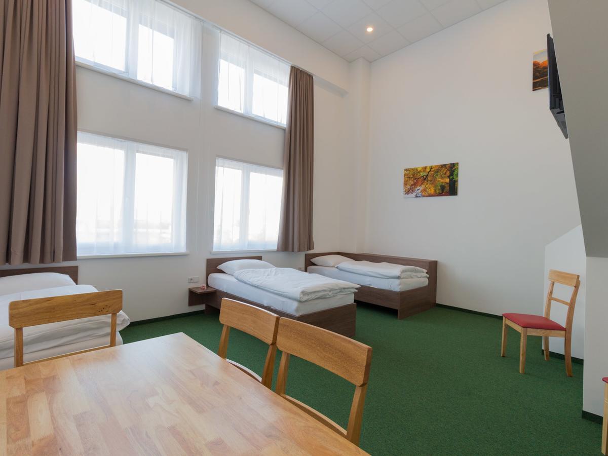 Winbudget "Bed&Breakfast" Bécsújhely Kültér fotó