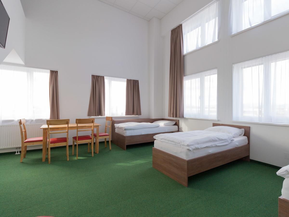 Winbudget "Bed&Breakfast" Bécsújhely Kültér fotó